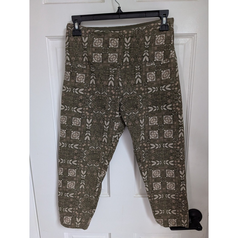 Suave Floral Capri Leggings